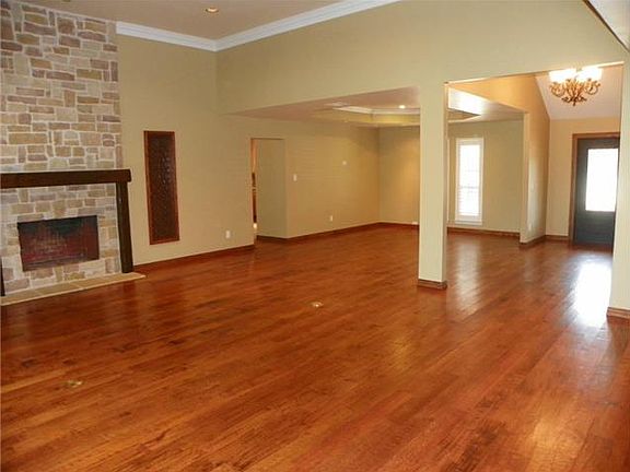 3rd image of 2229 Arbor Crest Dr