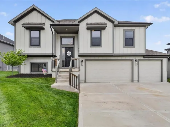 602 Ridgeview Dr, Grain Valley, MO 64029