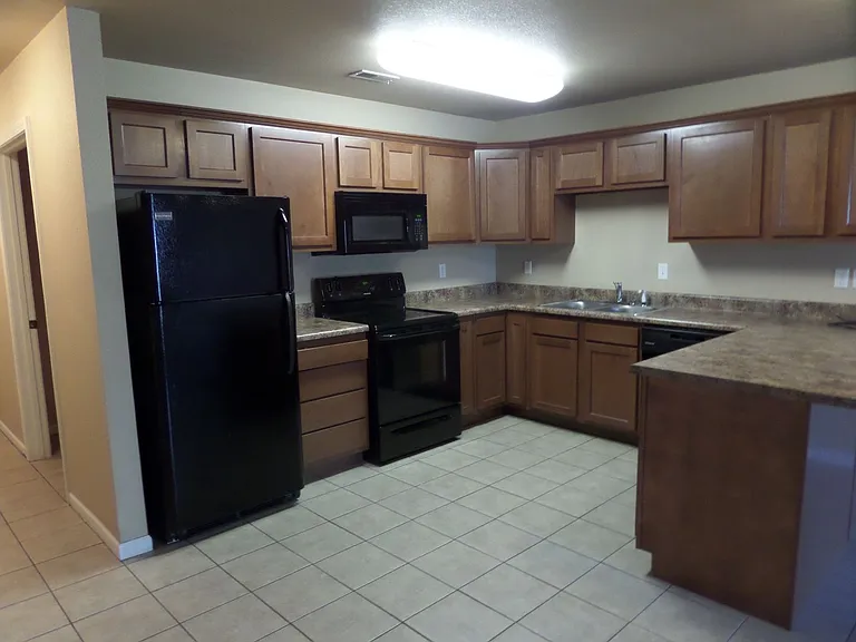 192 Lyle Curtis Cir — Photo 4