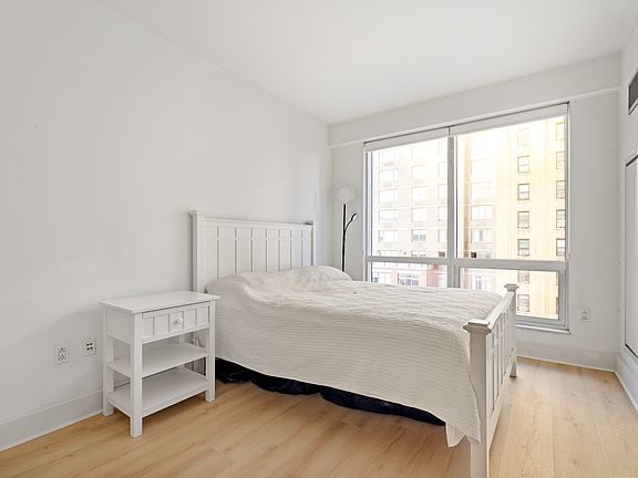 4th image of 350 W 42nd St APT 5D