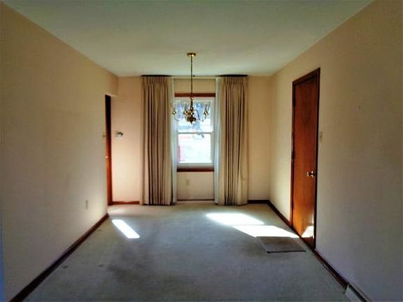 5th image of 247 Parkside Ave