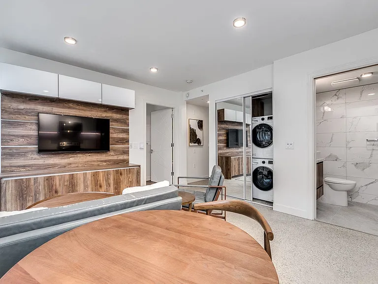1170 Barclay St #4 — Photo 8