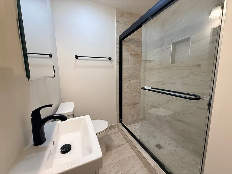 400 Gayle Way — Photo 4
