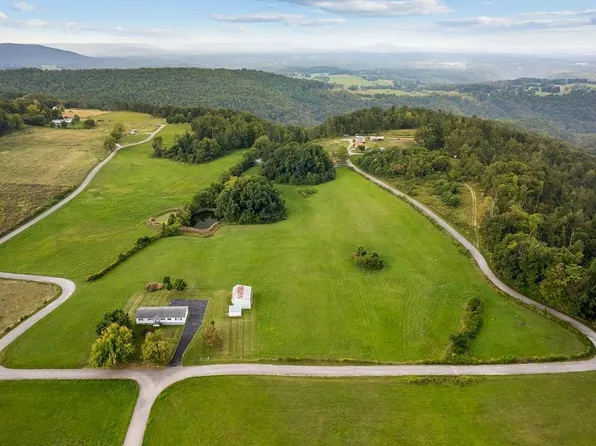 901 Virgil Walker Rd, Byrdstown, TN 38549