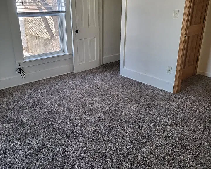 1027 E Main St — Photo 8