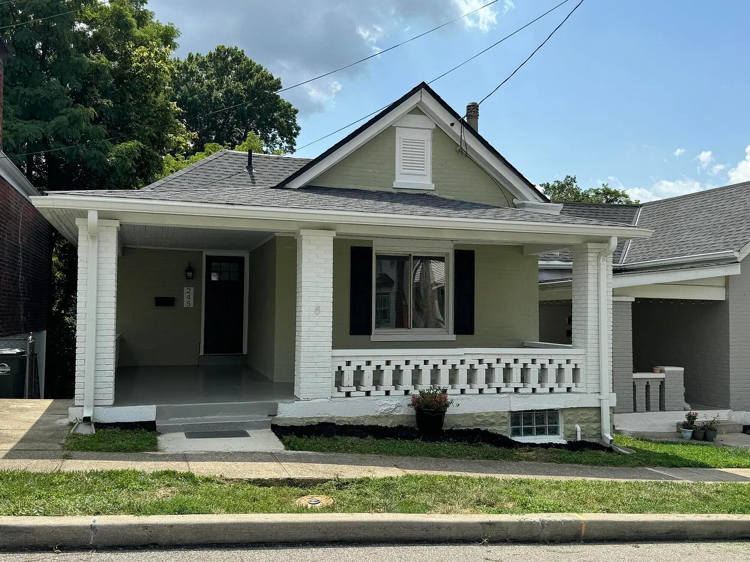 245 Evergreen Ave photo 1