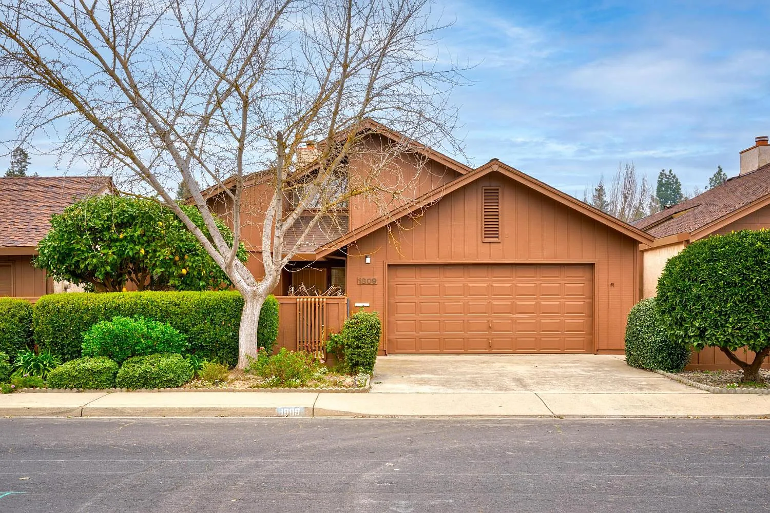 1809 Holly Oak Dr photo 1