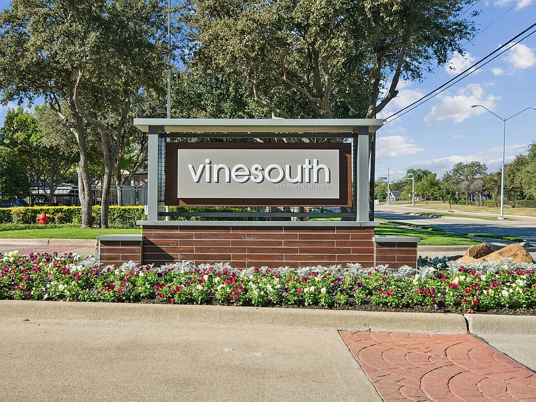 The Vine South — Photo 31