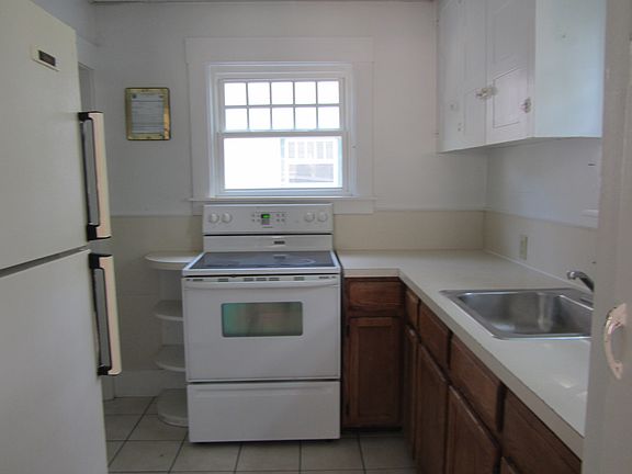 4th image of 225 Collingwood Dr