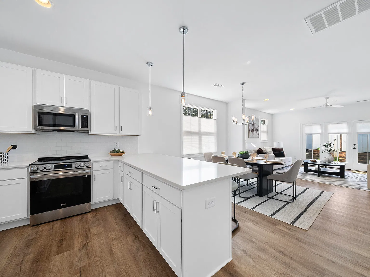 3 bed, 3.5 bath, 1878 sqft, $2,650 — Photo 3