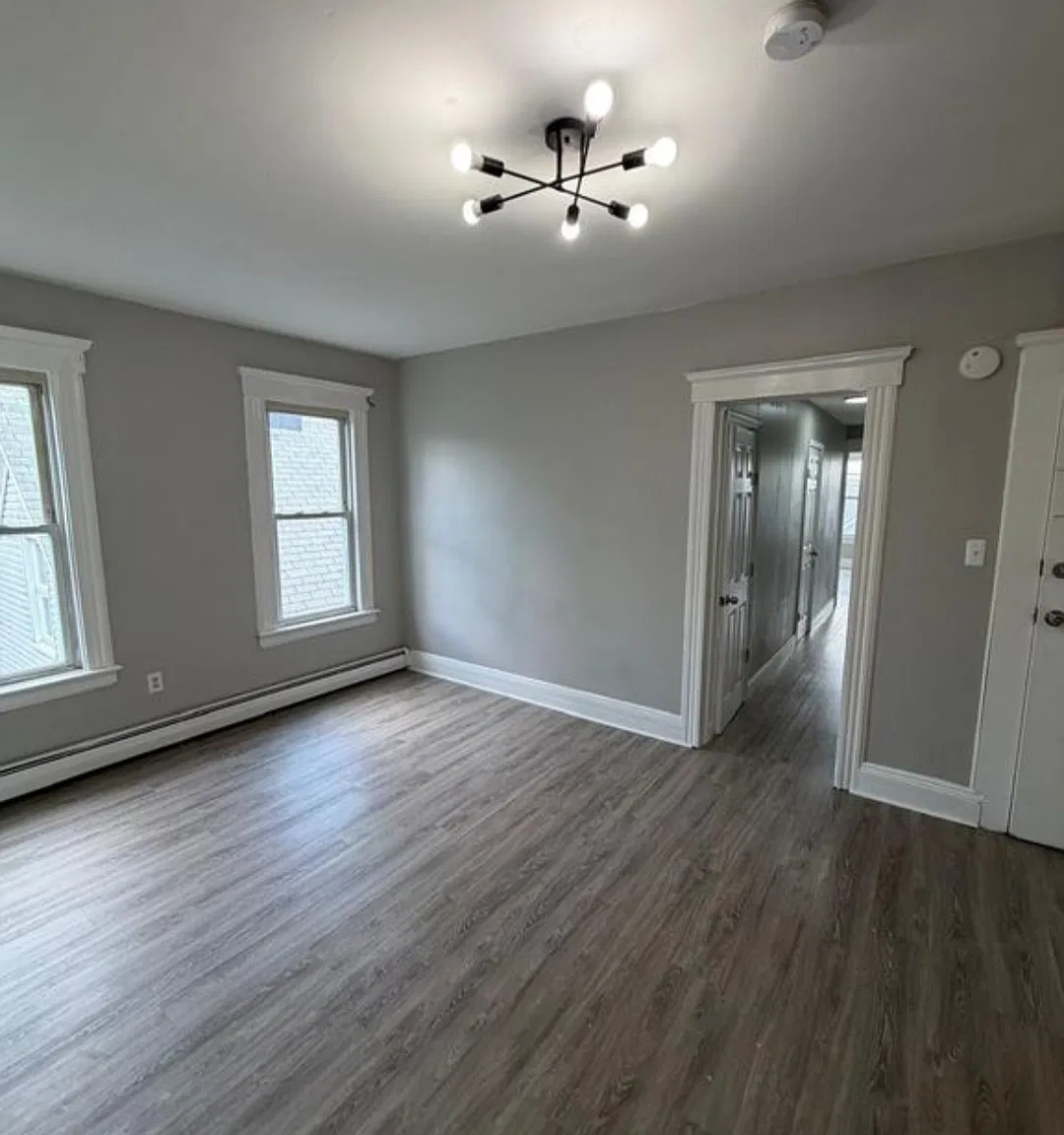 3 bed, $2,200 — Photo 4