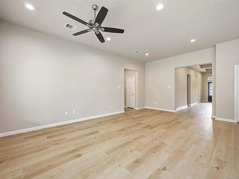 3915 Sugardale St — Photo 7