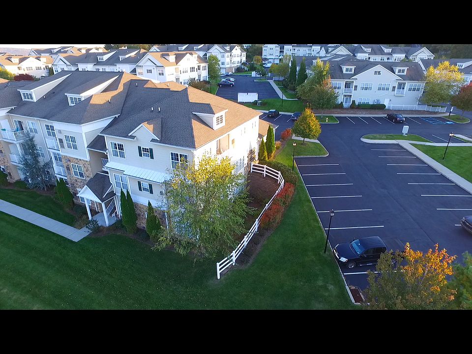 Top Floor unit