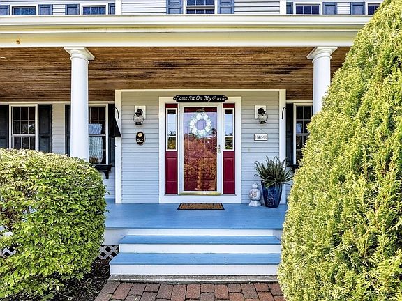 3rd image of 52 Shallow Pond Ln