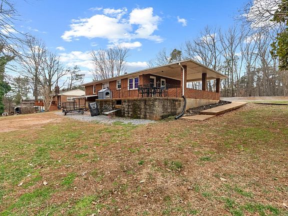 5th image of 1134 Lynch Mill Rd