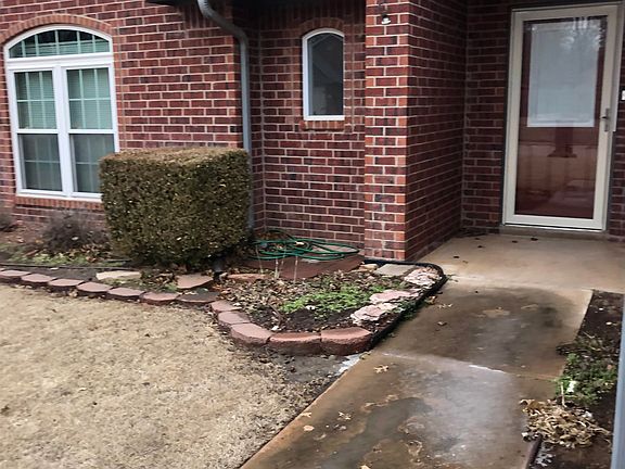 2nd image of 501 Oakdale Dr