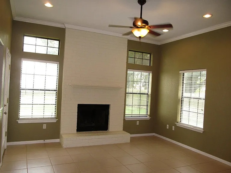 602 Northcliffe Dr — Photo 4
