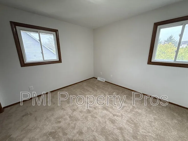 8148 S 88th St — Photo 27