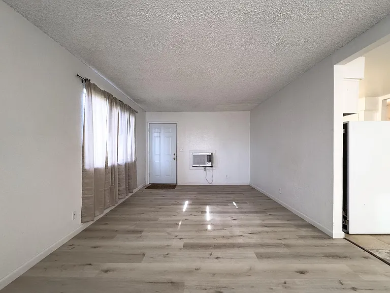 Evergreen Park Apartments — Photo 5