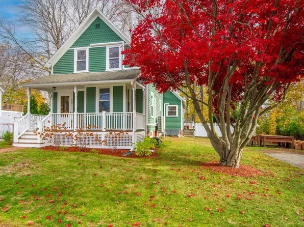 10 Eaton St, Reading, MA 01867