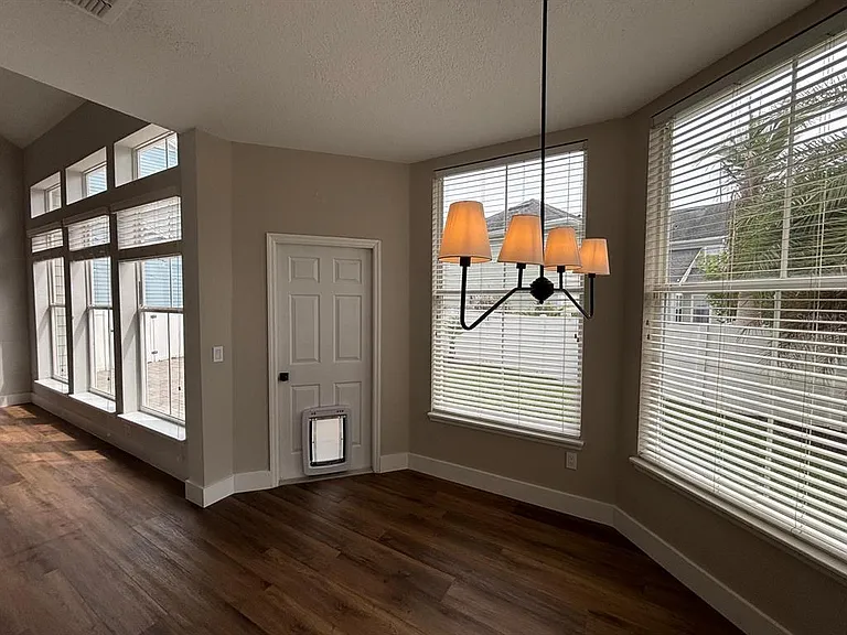 903 Yew Ct — Photo 19
