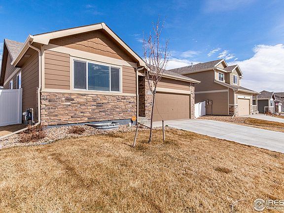 3rd image of 238 Castle Dr