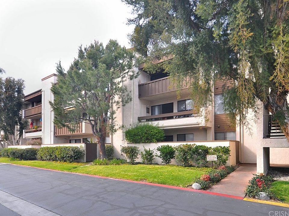 1st image of 5800 Owensmouth Ave APT 64