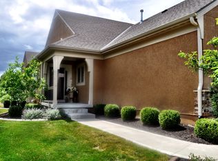 11531 S Lakecrest Dr, Olathe, KS 66061