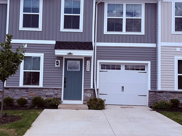 1288 Divot Cir — Photo 1