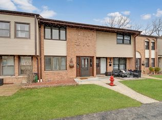 7666 S 88th Ct, Justice, IL 60458