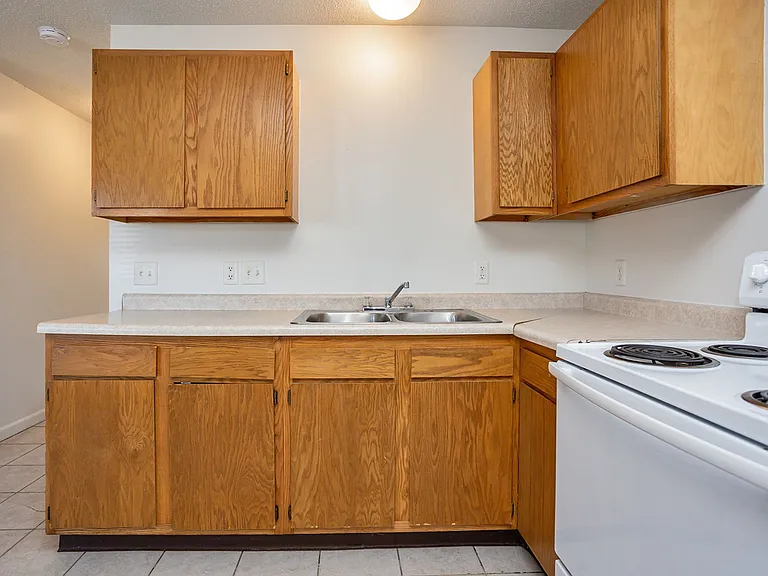 Walnut Pointe — Photo 5