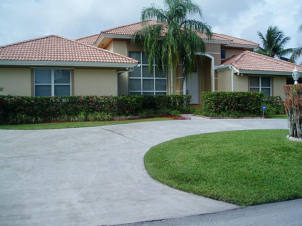 1st image of 8204 SW 179th Ter