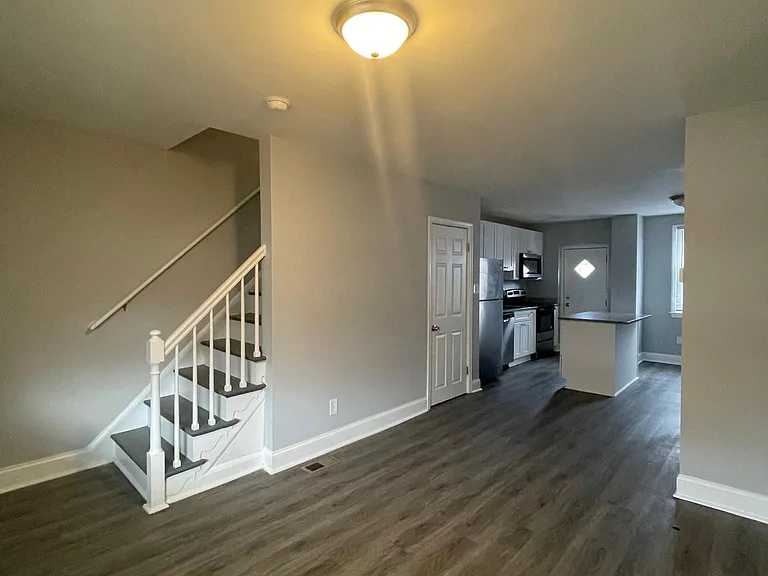 3607 W Lexington St — Photo 2