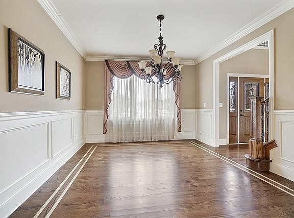 3rd image of 11046 Garrett Dr
