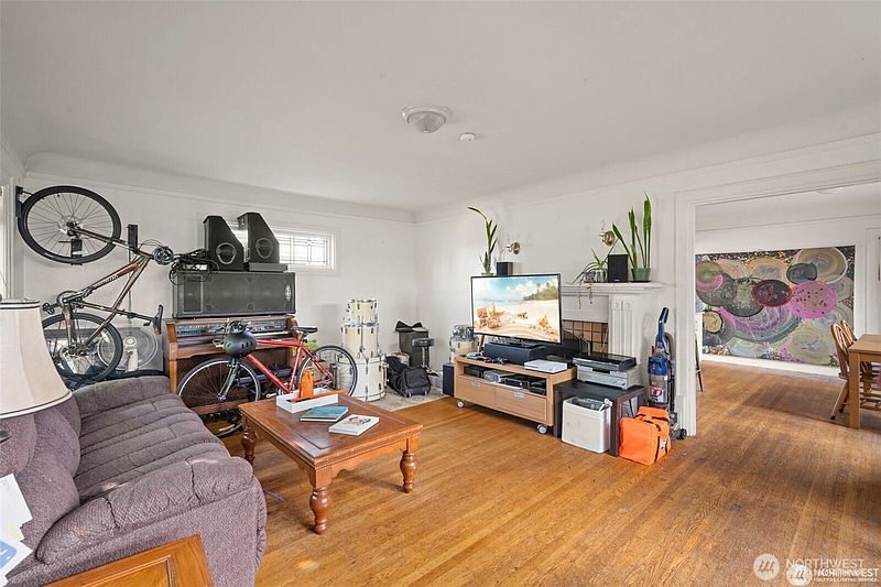 5th image of 341 NE 51st Street