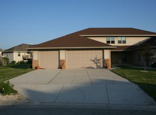 707 Edge Point Ct, De Pere, WI 54115