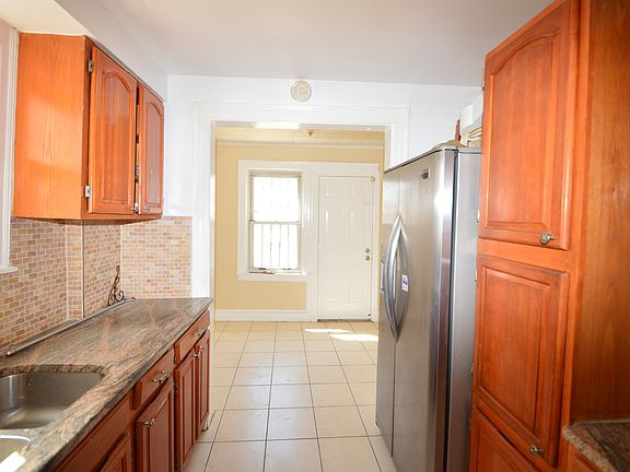 5th image of 10984 202nd St