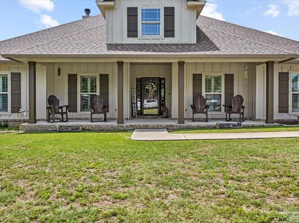 901 Breezy Acres Rd, Pensacola, FL 32534