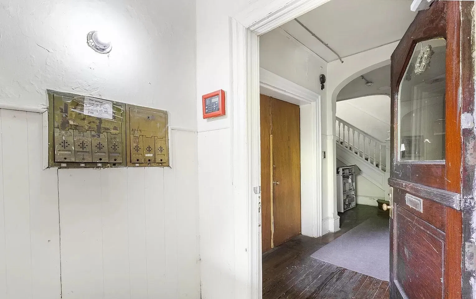 6500 Lincoln Dr — Photo 1