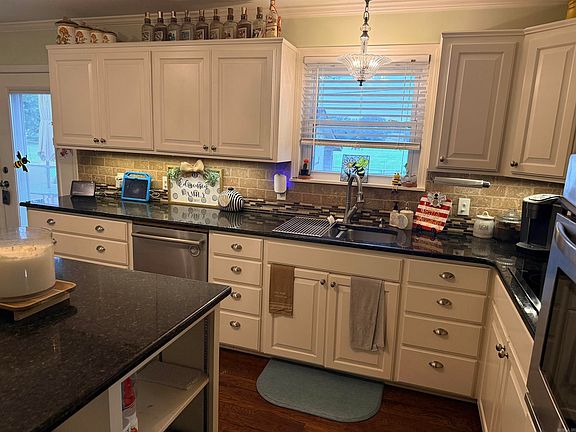 4th image of 1704 Weidner St
