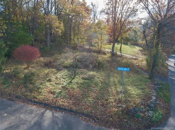 43 Castle Hill Dr, Bethel, CT 06801