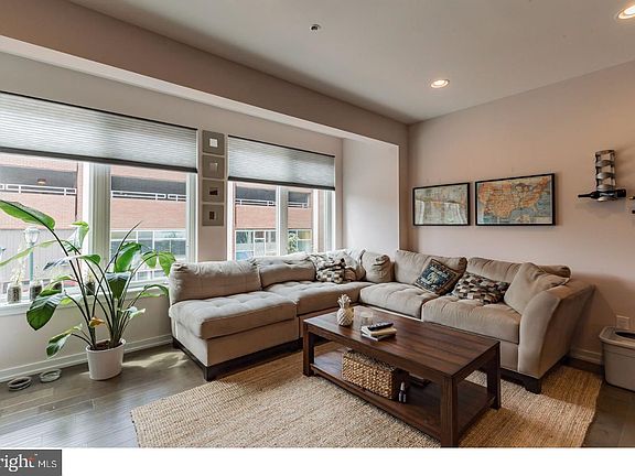 3rd image of 1701 South St #2