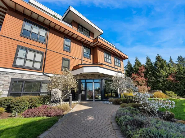 740 Travino Ln #208, Saanich, BC V8Z 0E2