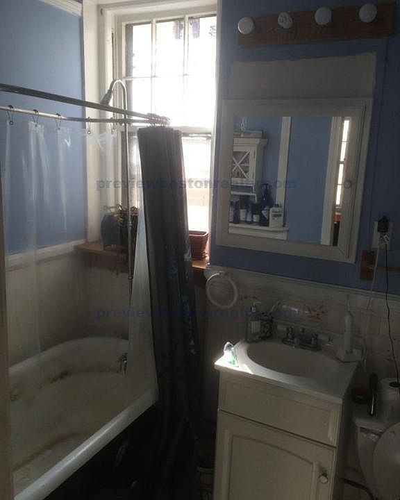 2nd image of 1572 Commonwealth Ave #D4