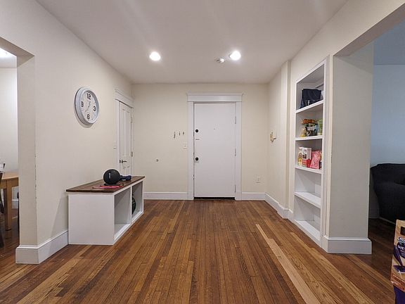 3rd image of 316 Saint Paul St APT 1D
