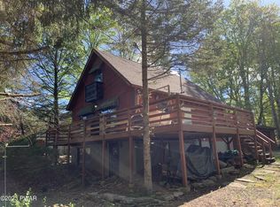 635 Lakeview Dr E, Lake Ariel, PA 18436