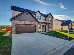 158 Alligator Dr, Fletcher, NC 28732