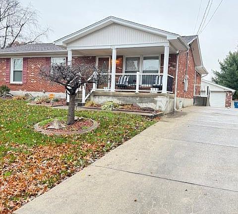 4th image of 7911 Pickwick Ln