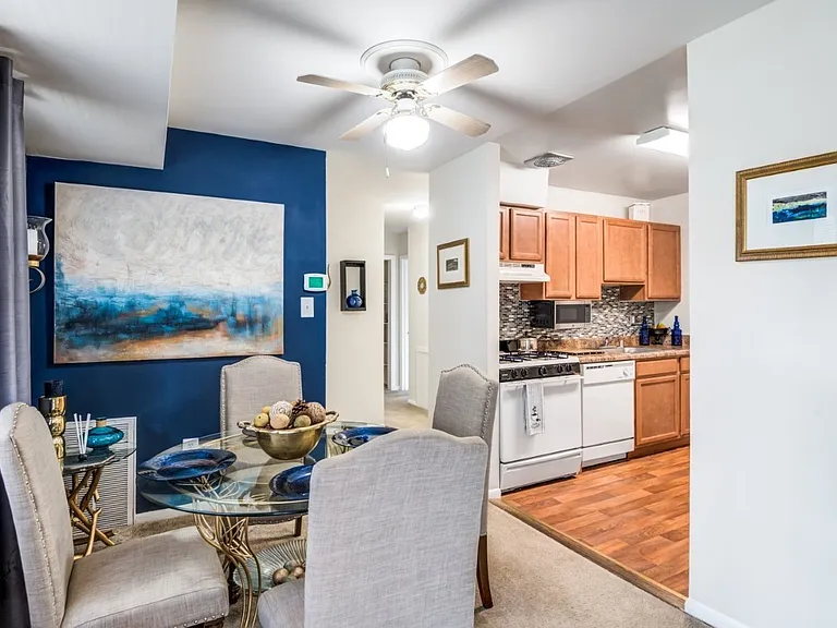 Willow Lake Apartment Homes — Photo 9