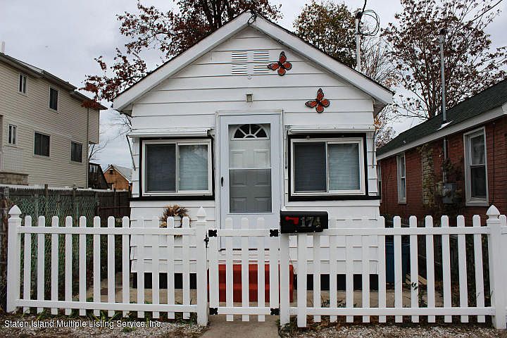 1st image of 174 Moreland St